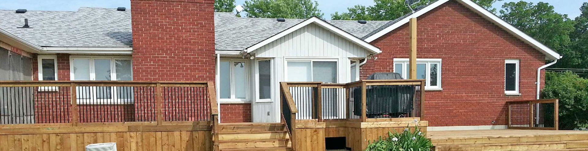 multi-level-residential-deck-with-stairs